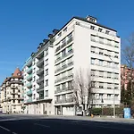 Malagnou - Spacieux Lumineux Avec Rooftop A Apartment *